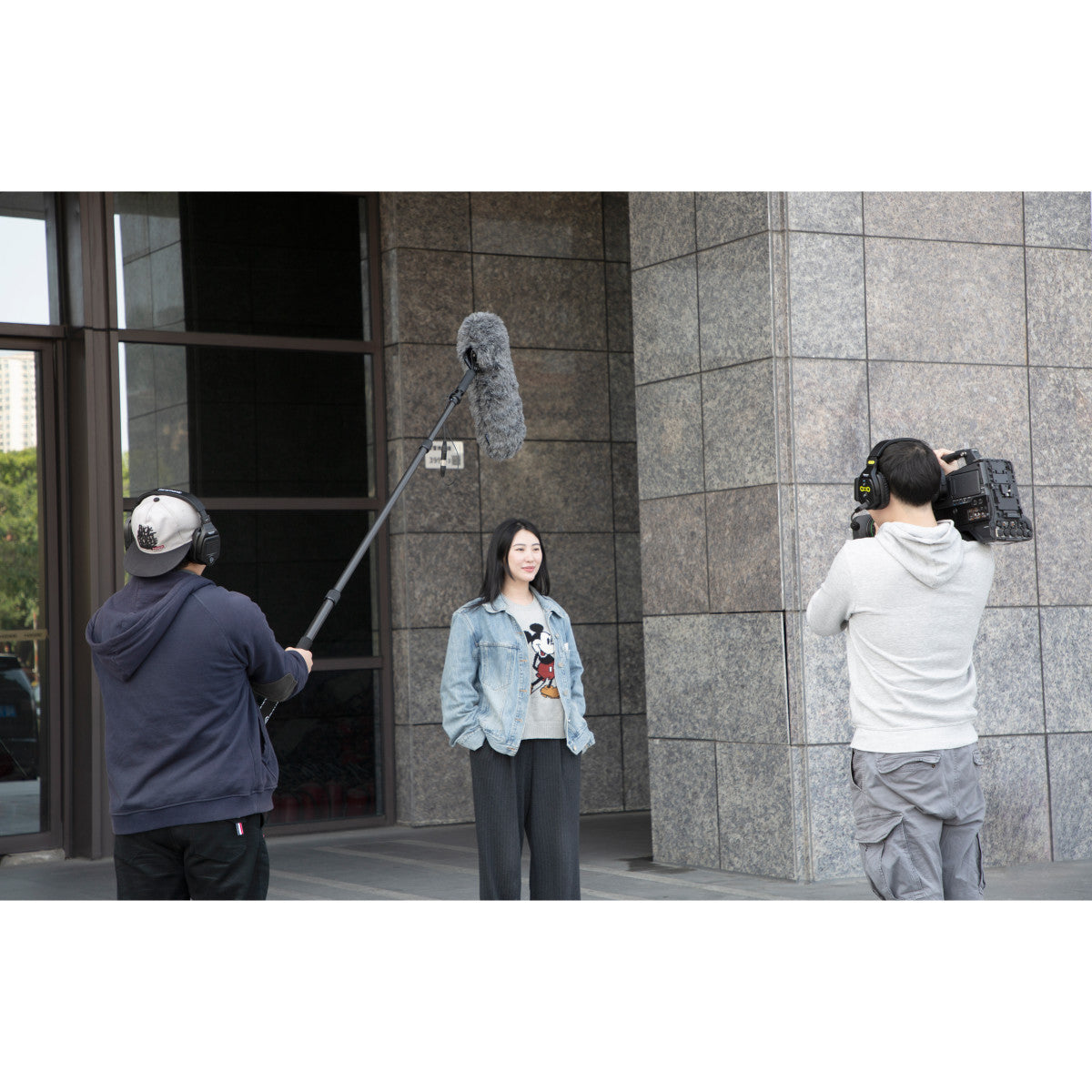 WiTalk-WT5D 5-Person Full-Duplex 1.9GHz Wireless Dual-Ear Headset Intercom System with Hard Case | The LA Firm